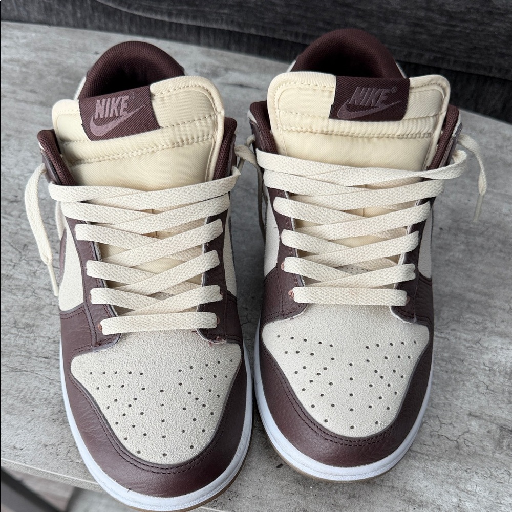 Nike Women’s Cream and Brown Dunk Low Sneakers (MenKids size 7) - Picture 2 of 8